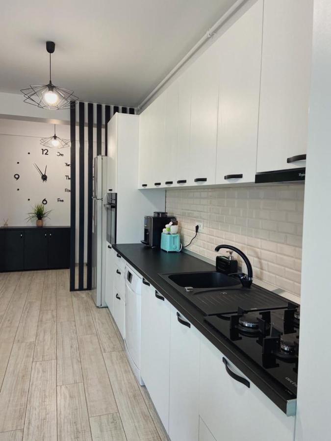 Peacock Apartament- Stefan Building Apartment Navodari Ngoại thất bức ảnh
