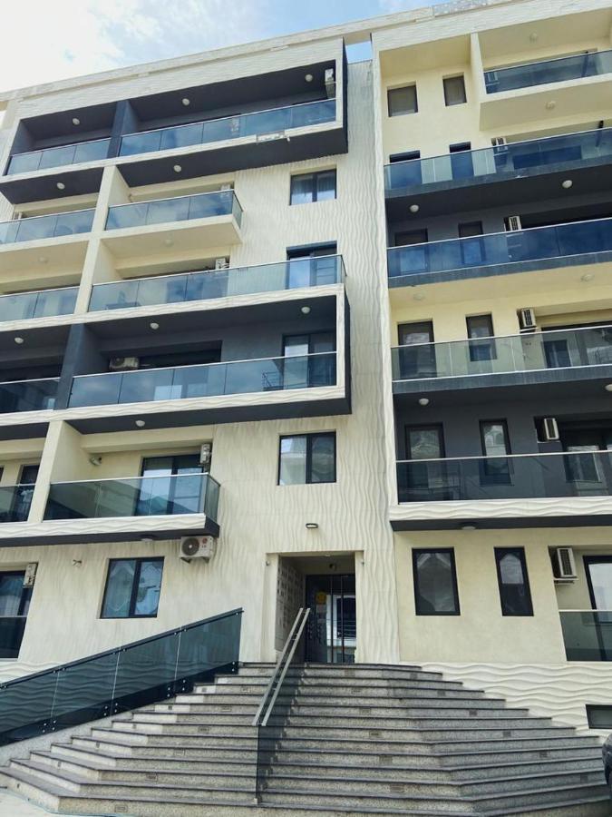 Peacock Apartament- Stefan Building Apartment Navodari Ngoại thất bức ảnh